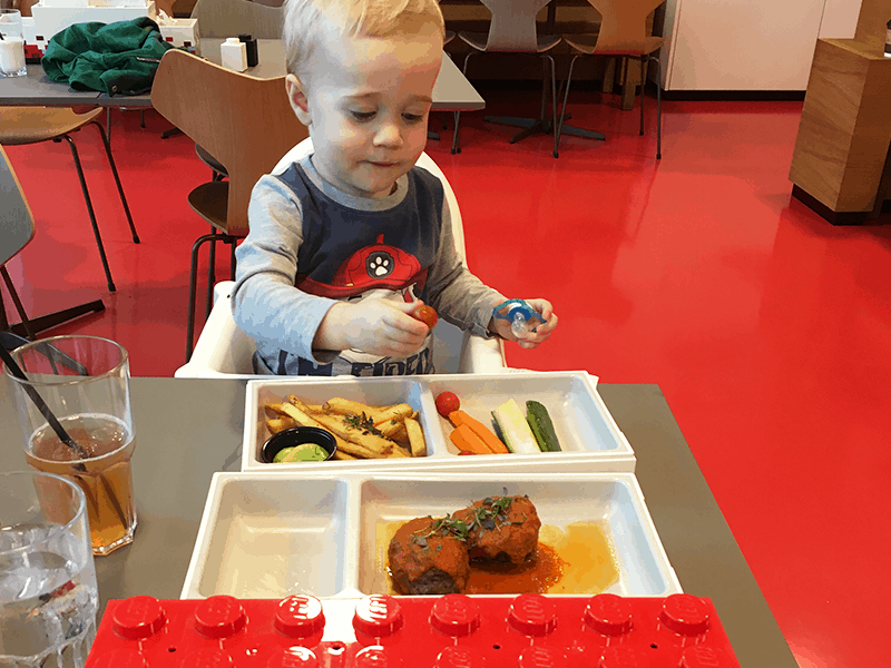 Lego House restaurant Mini Chef