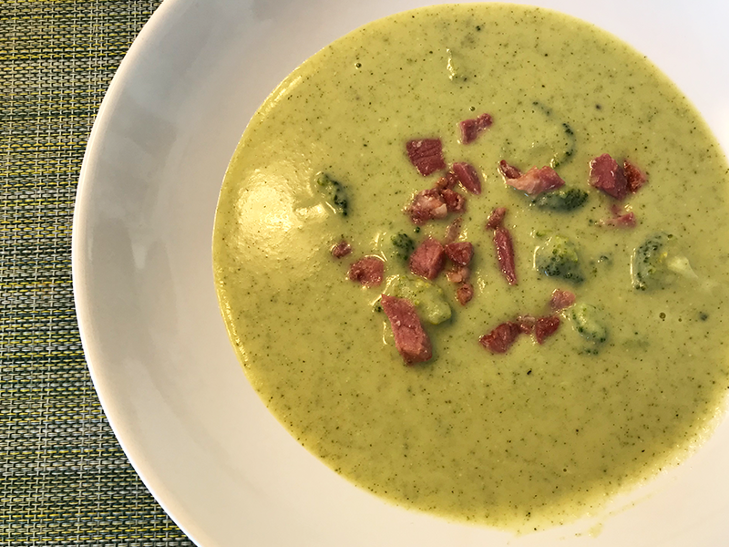 broccolisuppe med bacon