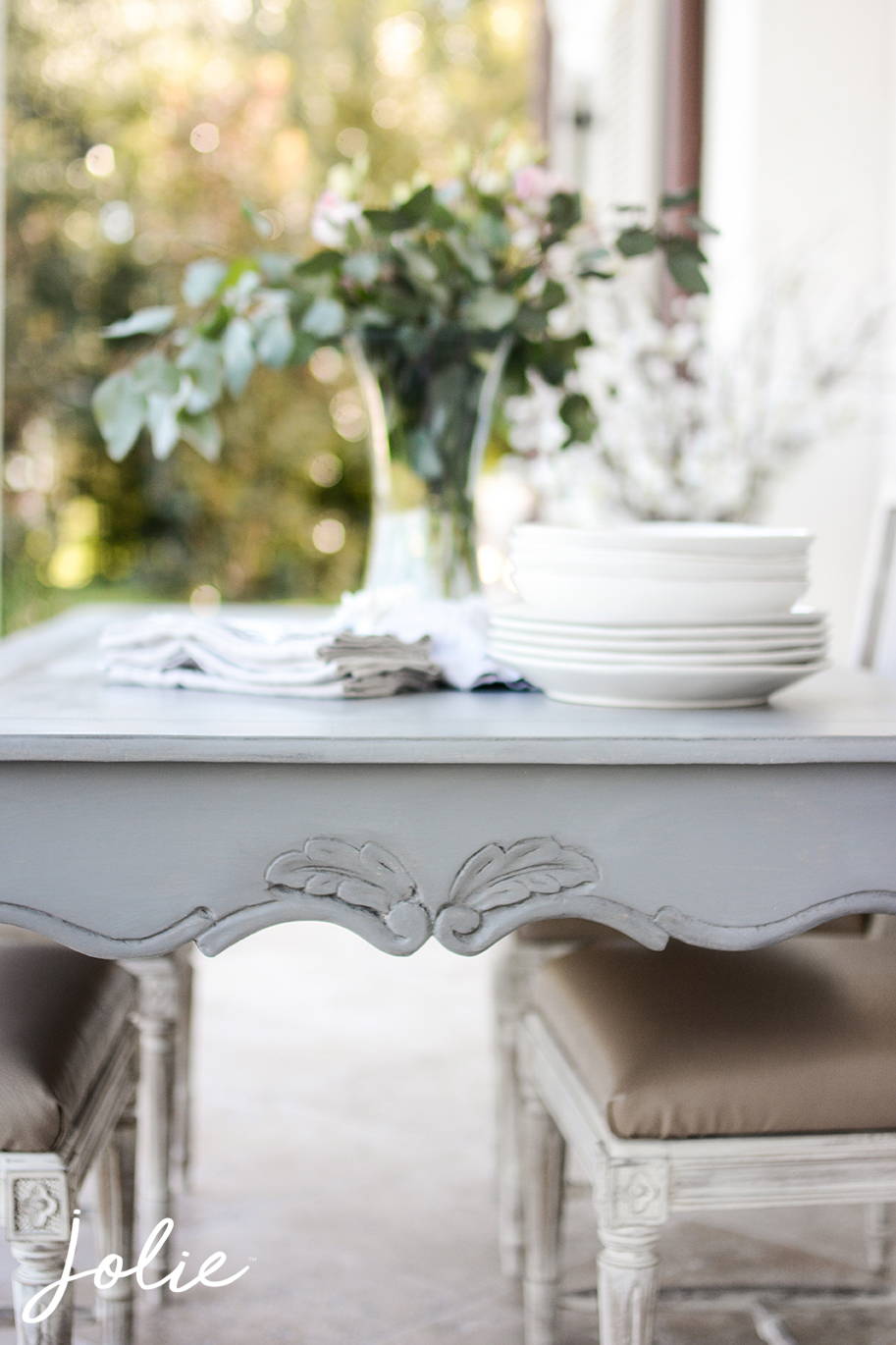 elegant outdoor dining table area