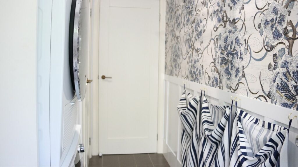 Hanging laundry baskets