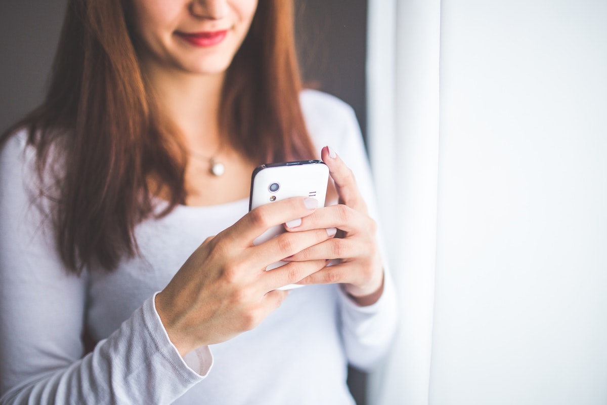 mom on phone