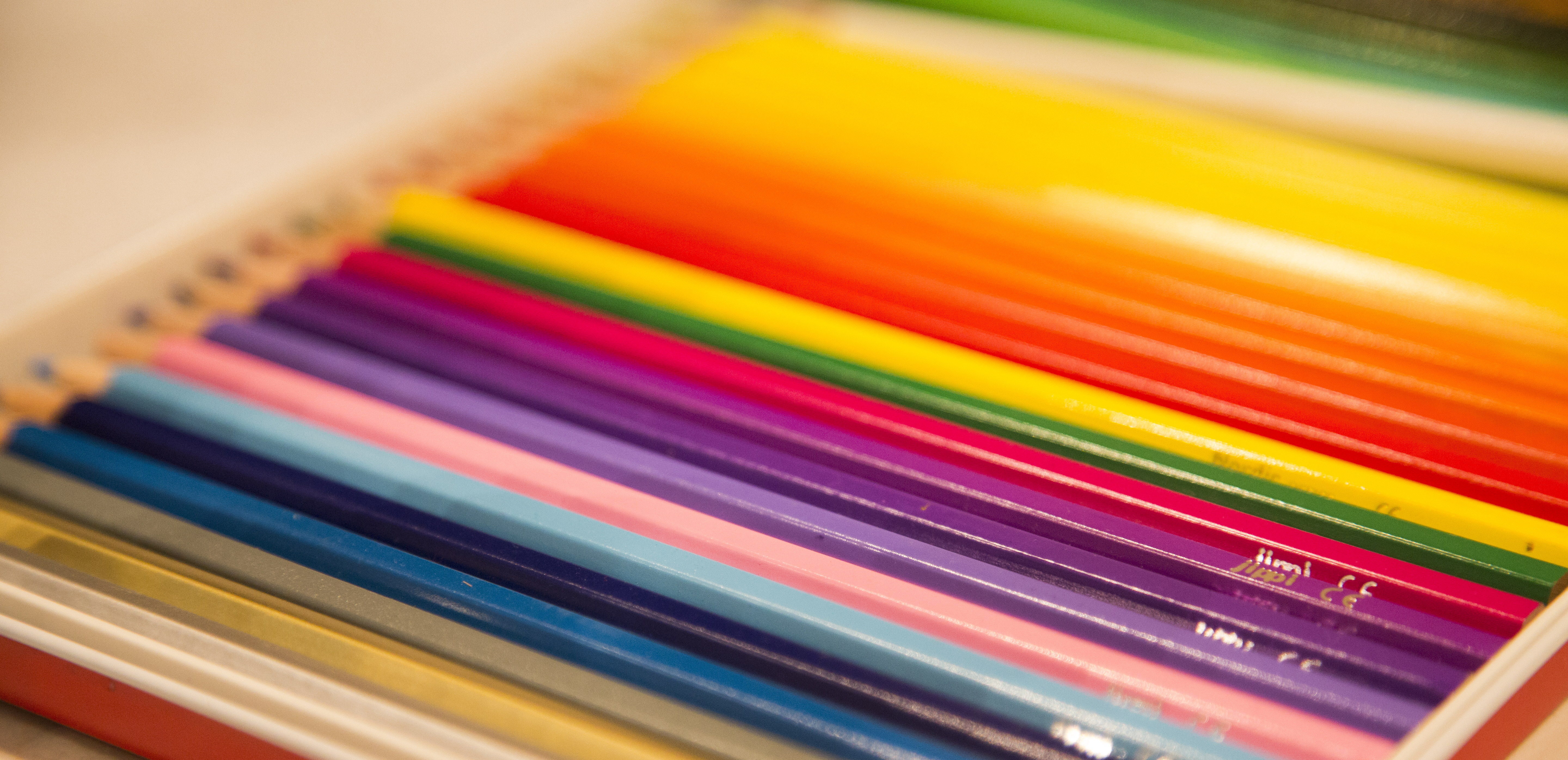 Farveblyanter og kreativt materiale