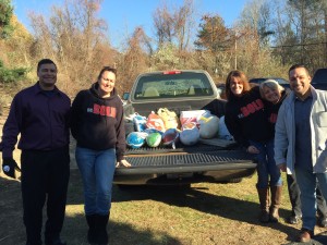 BOLDIES delivering turkeys