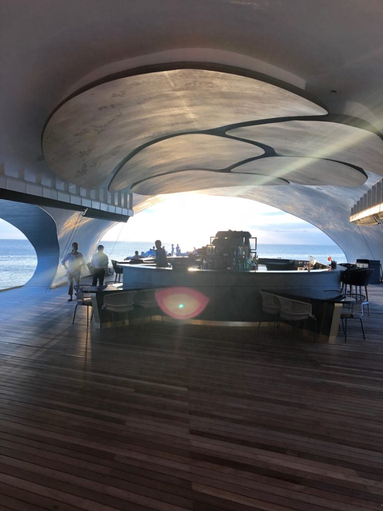 whale bar st regis maldives