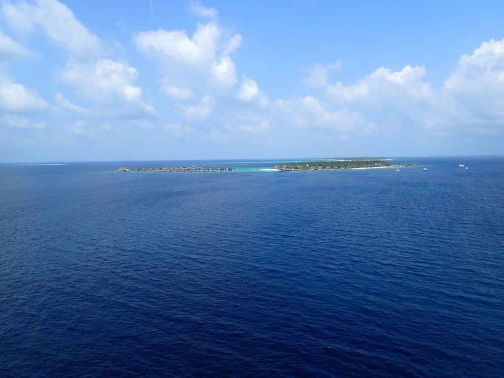 St. Regis Maldives, parasailing 