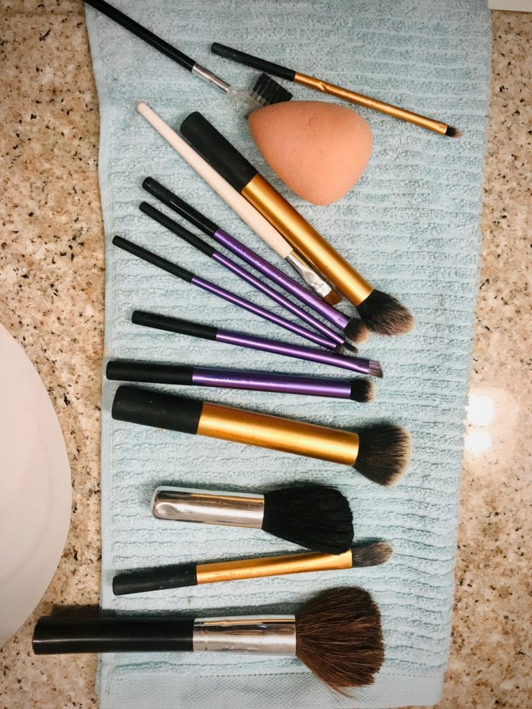 clean make-up brushes
