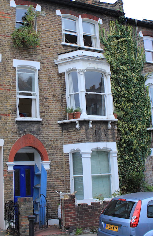 The front of the flat devoid of containers (actually this was taken just as were moving out - so some evidence of growing remains!).