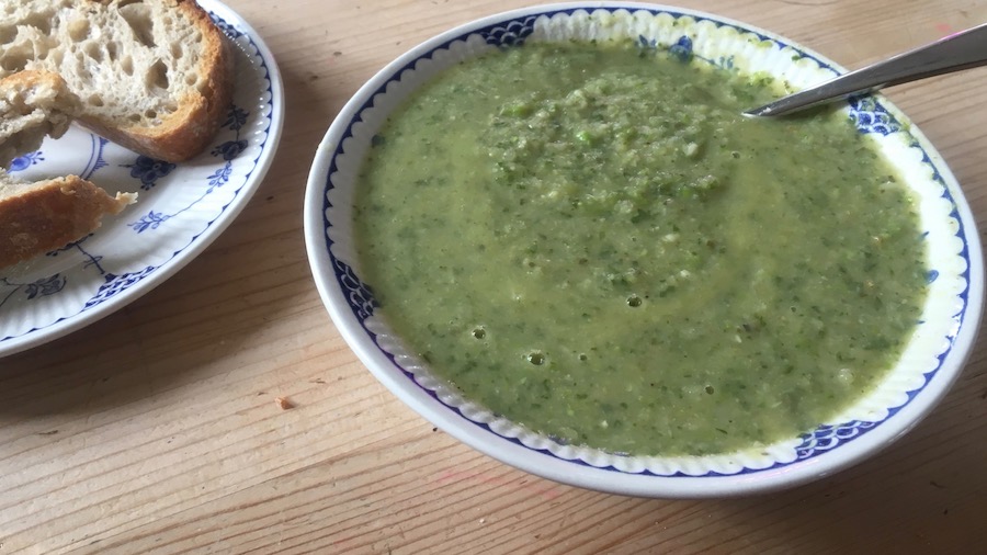 Herbs can help you cook delicious food with simple ingredients. This dried pea soup was transformed with several handfuls of fresh mint leaves. 