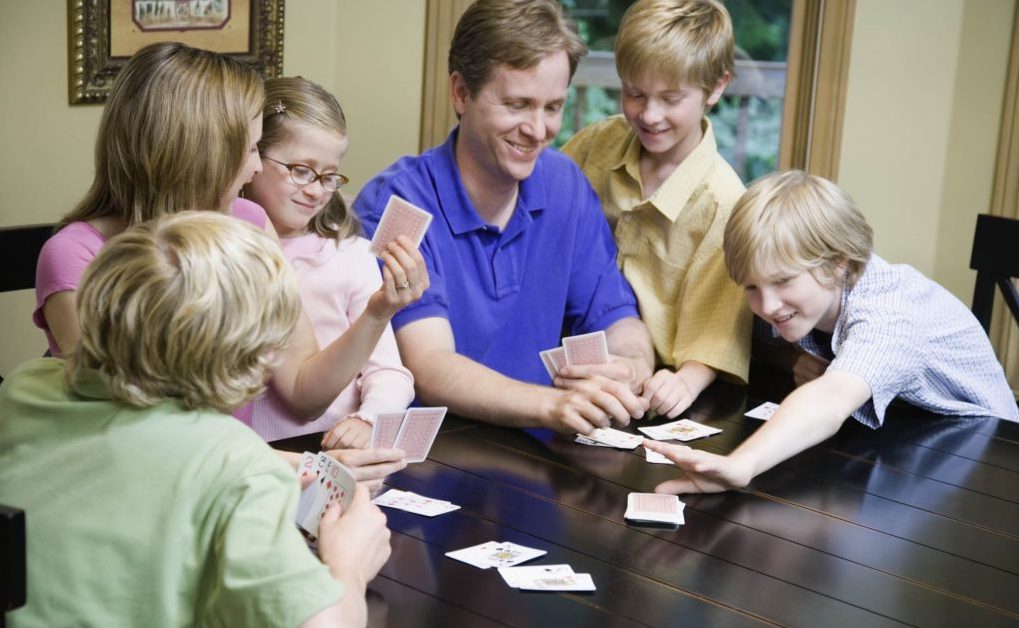 people-playing-cards